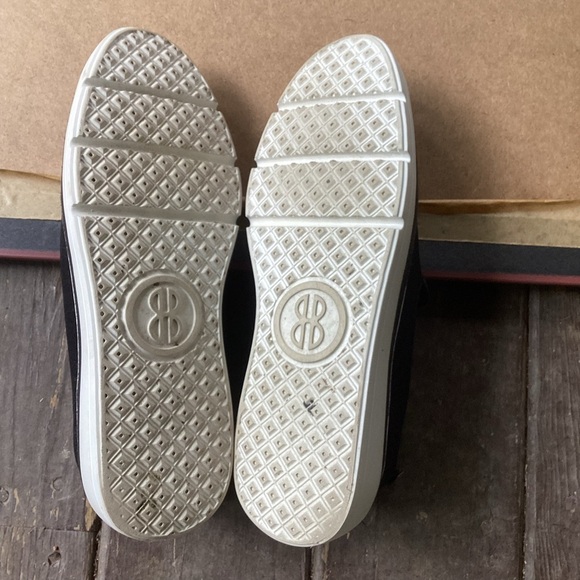 Bill Blass black knit slip on casual shoes, size 9.5 - Picture 8 of 8